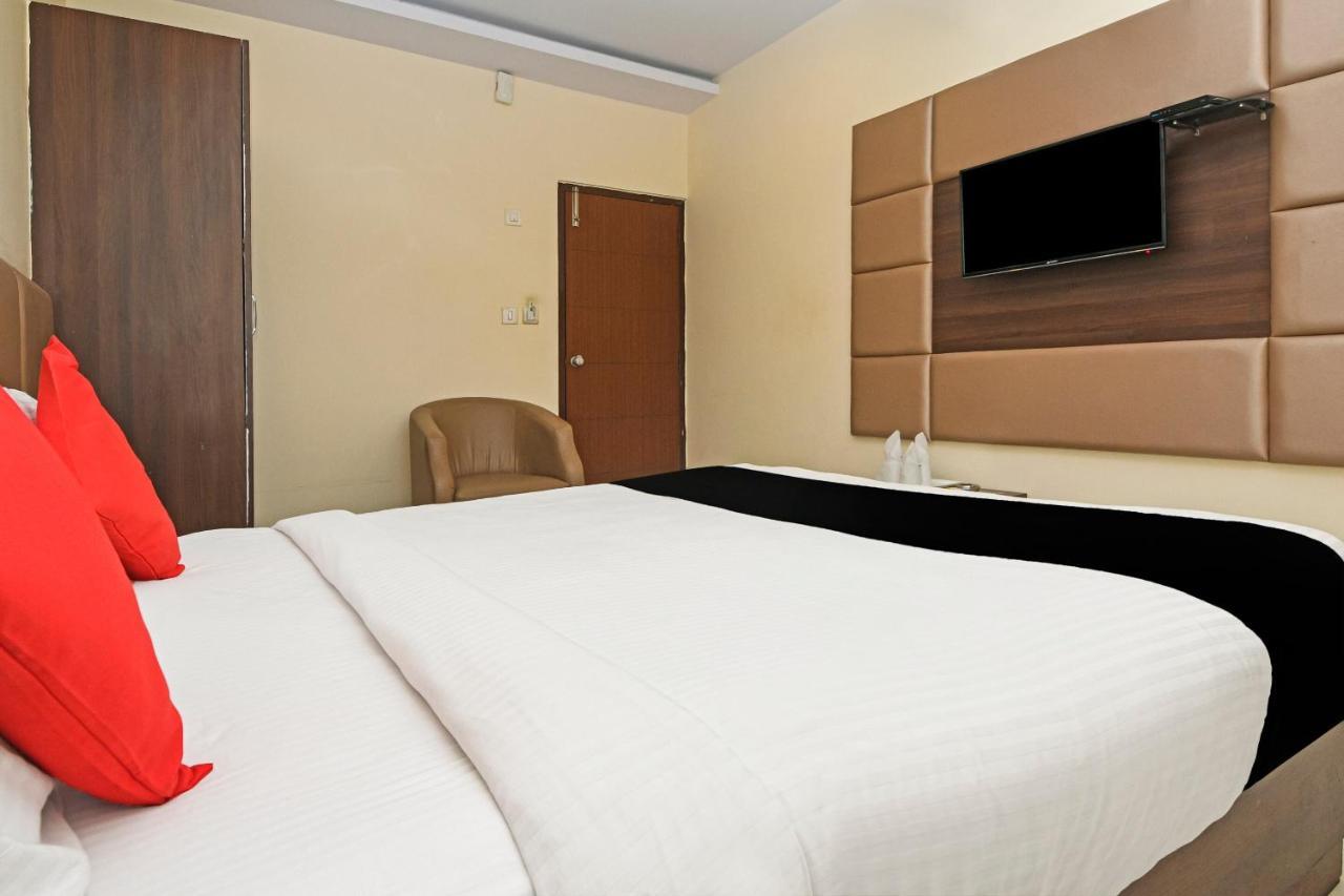 Capital O 76622 Hotel Raama Grand Maisúr Exteriér fotografie
